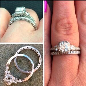 TACORI DIAMOND ENGAGEMENT RING (Dantela Collection)